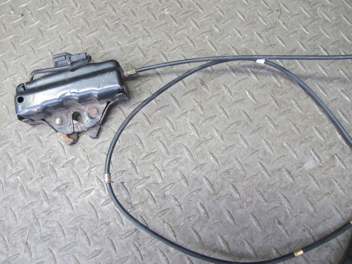 01-06 Lexus UCF30L LS430 Front Hood Bonnet Lock Latch w Cable OEM