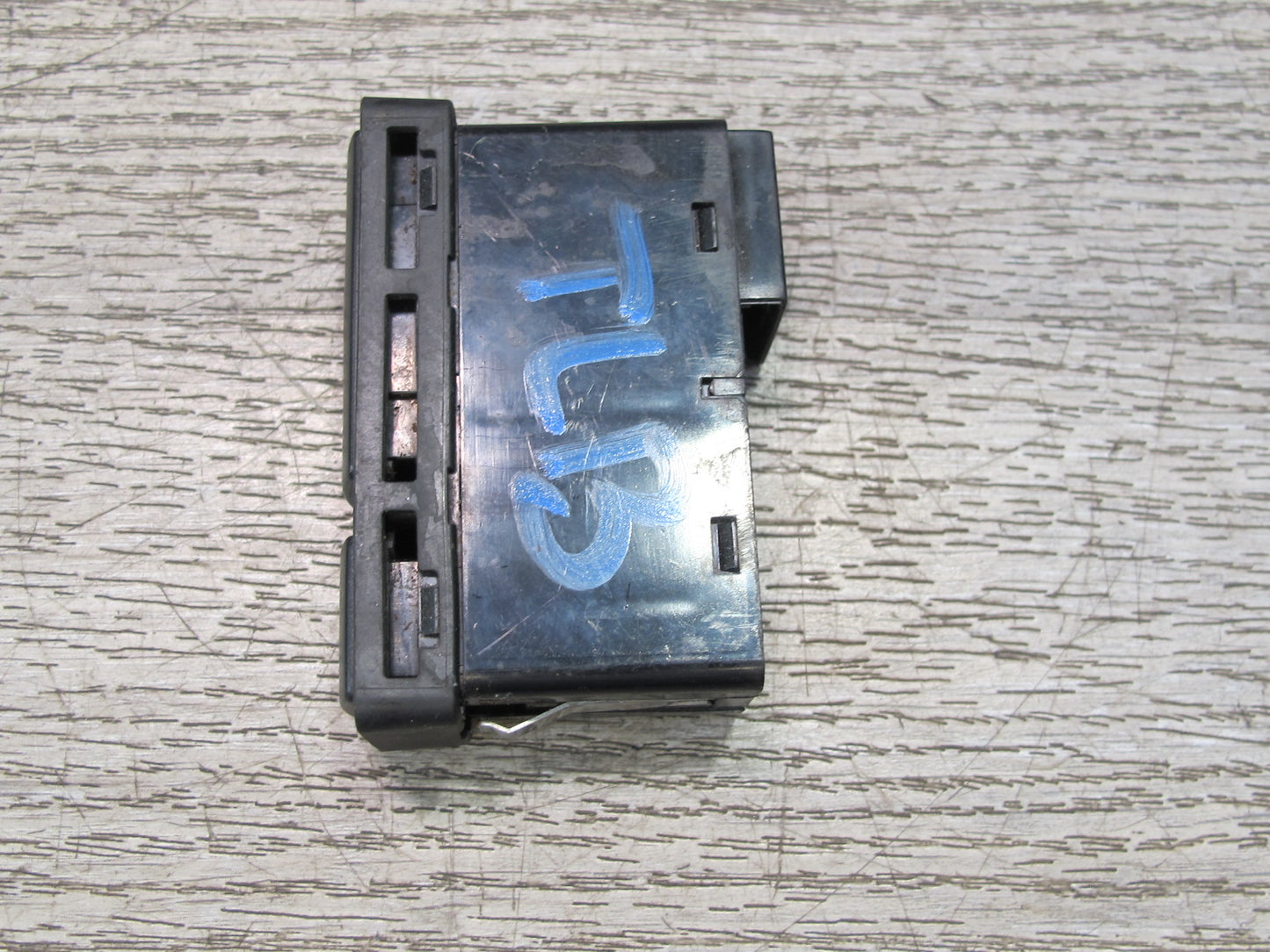 2001-2006 BMW E46 M3 3-SERIES Emergency Hazard Flasher Lock Switch Button