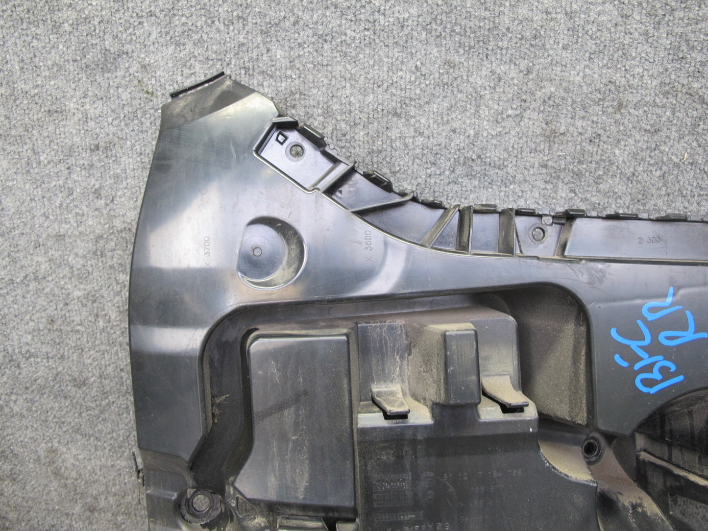 11-16 BMW F10 5-SERIES 550i Rear Bumper Right Mount Bracket Support OEM