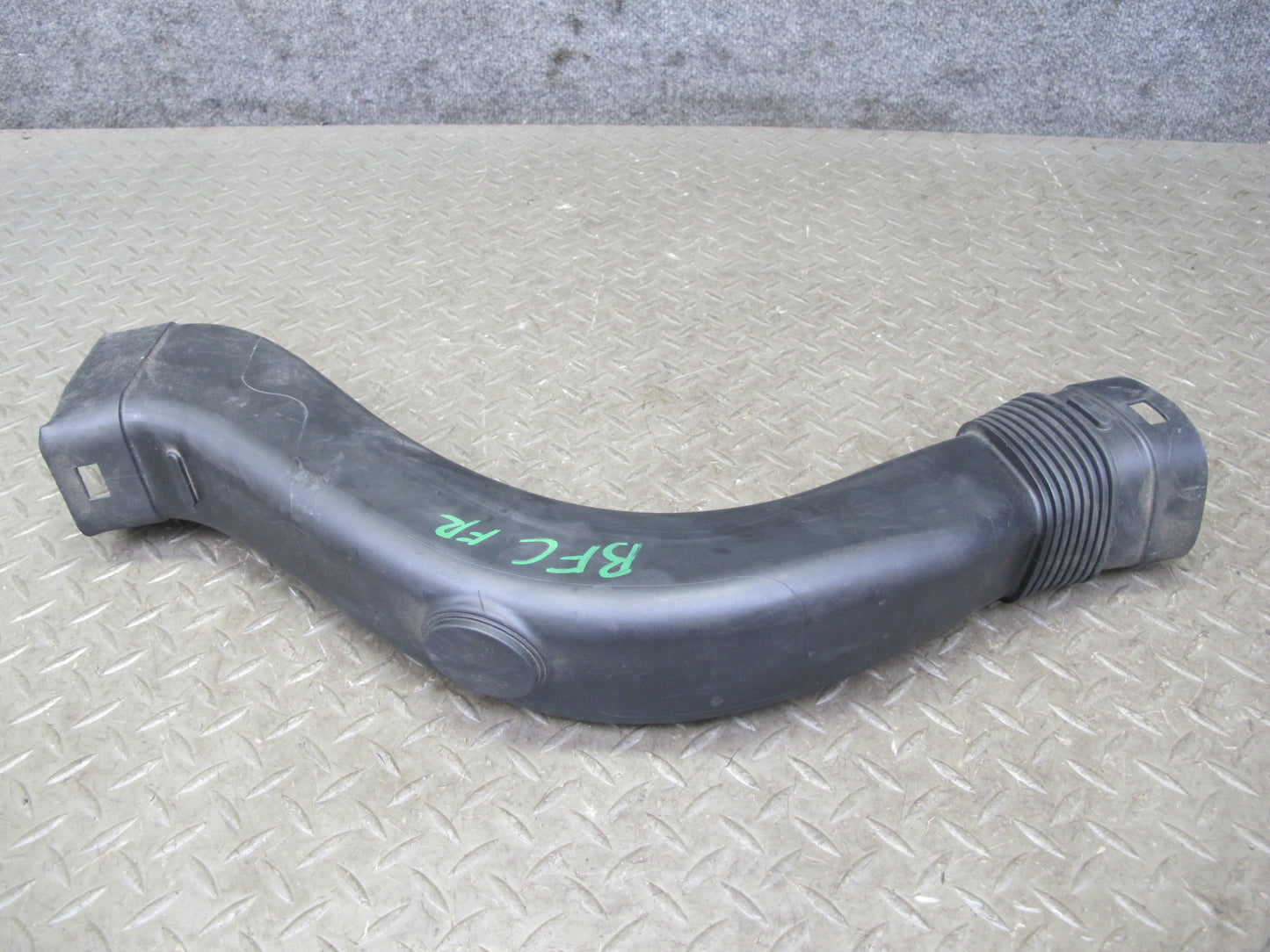 11-13 BMW F12 F13 F10 550i N63 Set of 2 Left & Right Air Intake Duct Pipe OEM