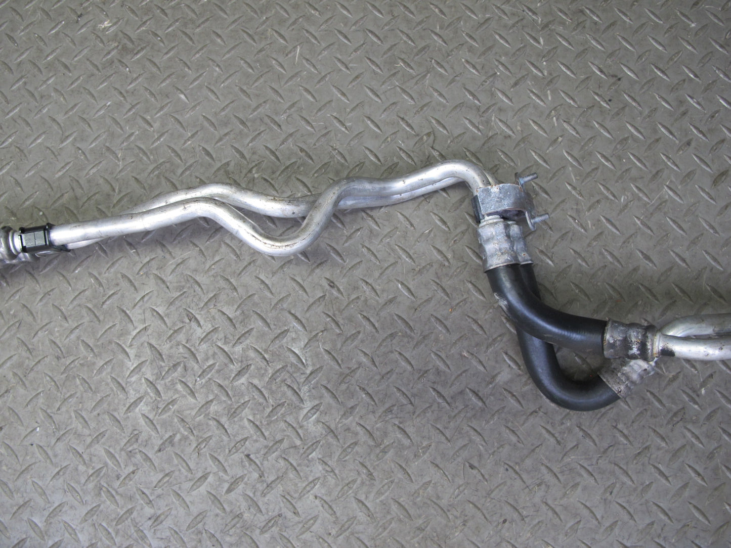 11-13 BMW F12 F13 F10 550i N63 A/T Transmission Oil Cooler Hose Pipe Set OEM