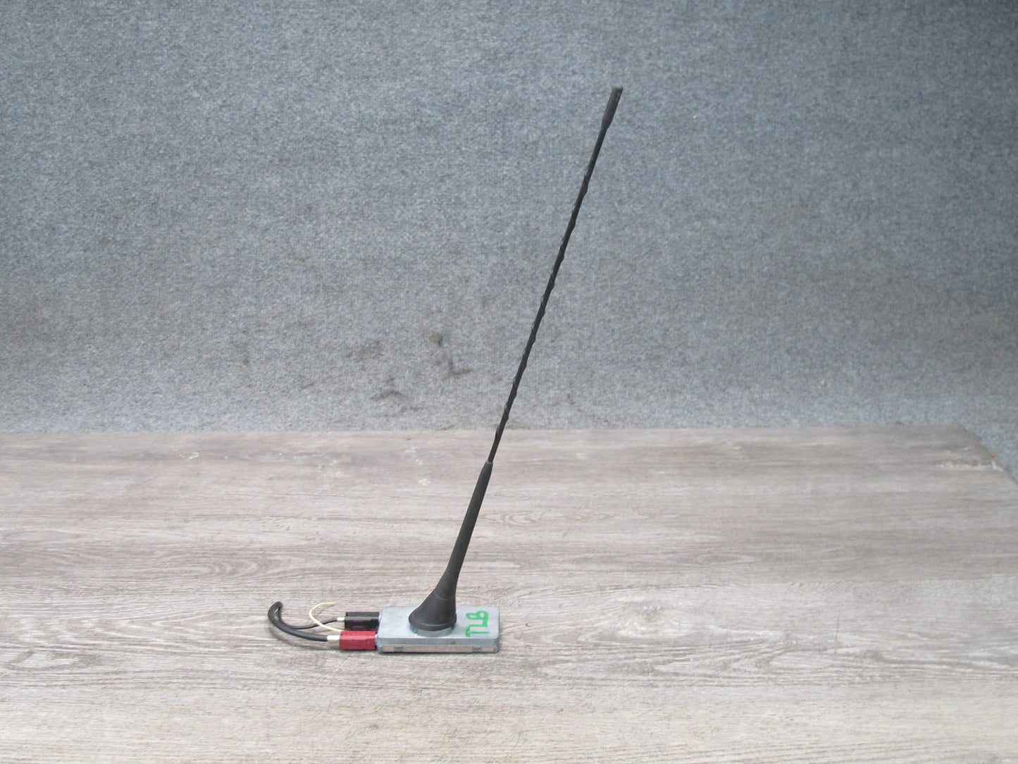 2001-2006 BMW E46 M3 Convertible Rear Exterior Radio Antenna W/ Amplifier Module
