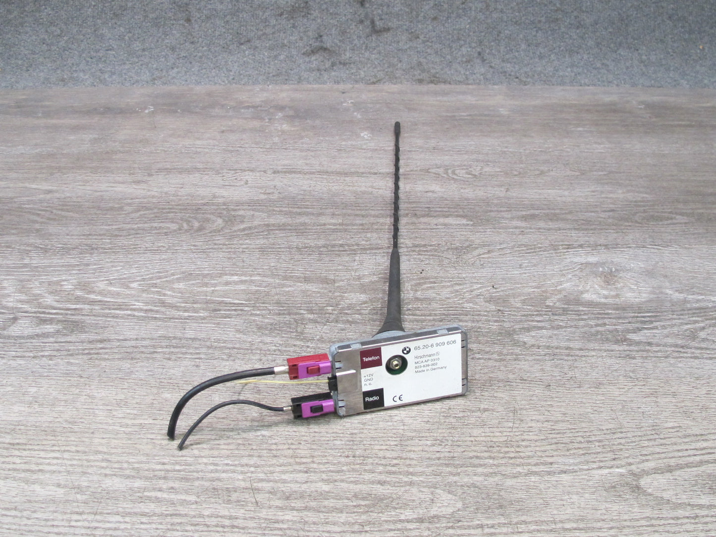 2001-2006 BMW E46 M3 Convertible Rear Exterior Radio Antenna W/ Amplifier Module