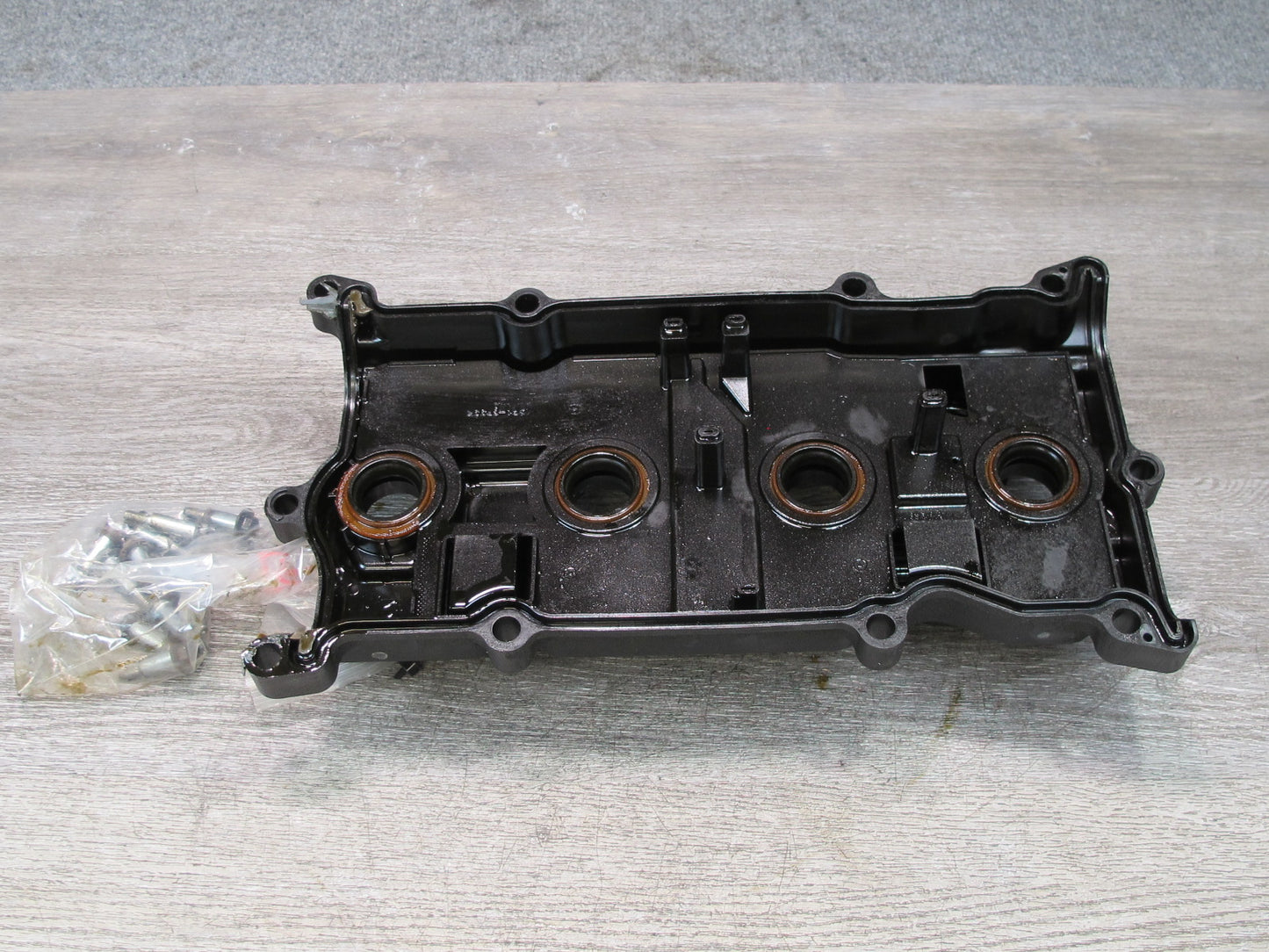 2014-2017 Infiniti QX60 2.5L Hybrid QR25DER Engine Cylinder Head Valve Cover