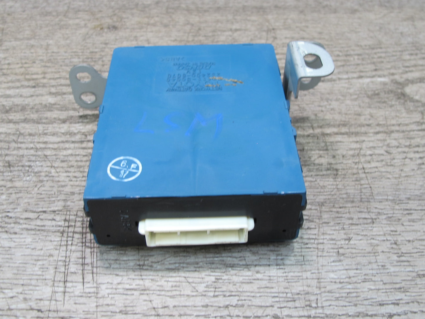 04-06 Lexus UCF30L LS430 Network Gateway Control Module 89111-50040 OEM