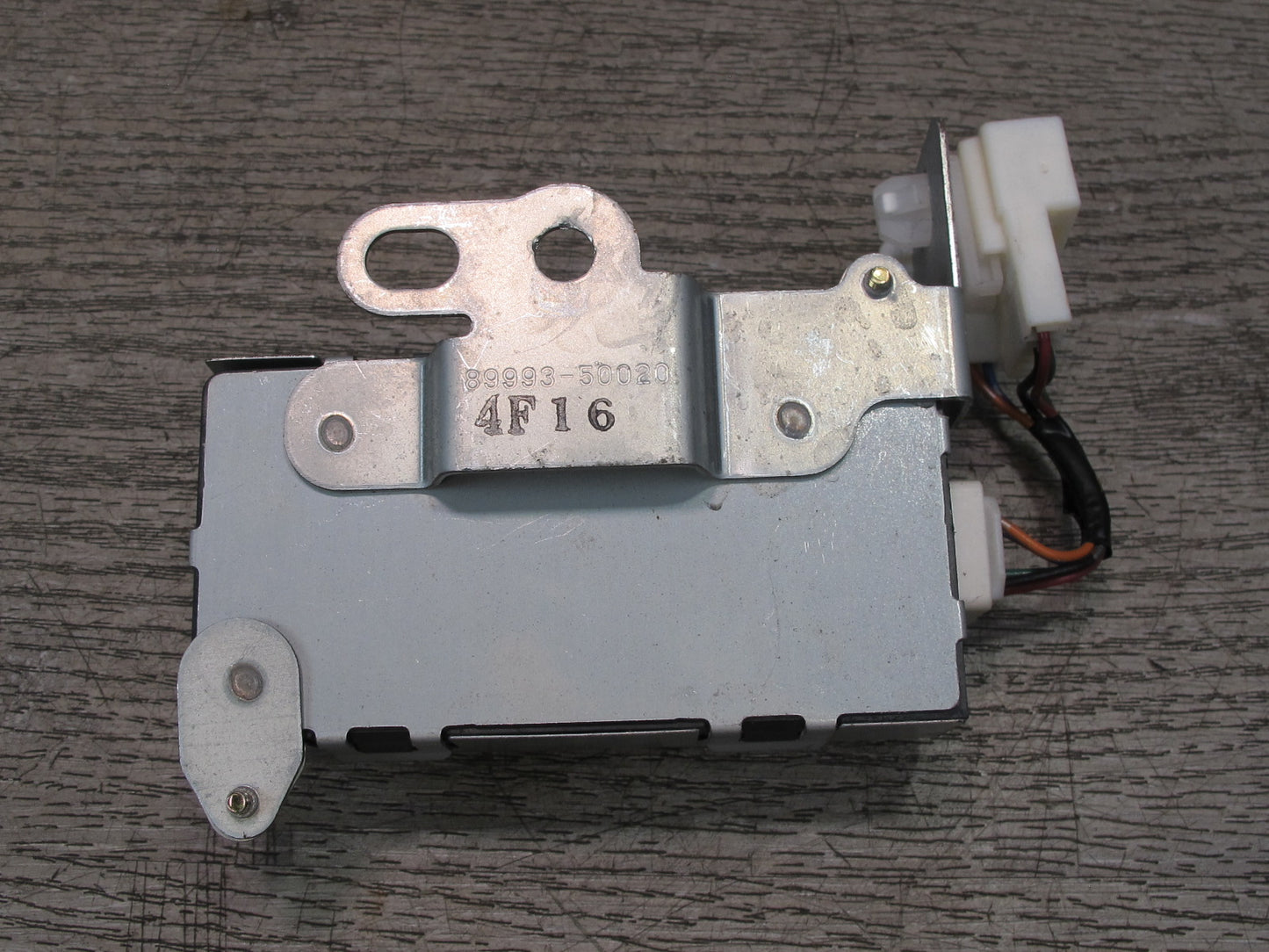 04-06 Lexus UCF30L LS430 Rear Trunk Luggage Smart KEY Oscillator 89993-50020 OEM