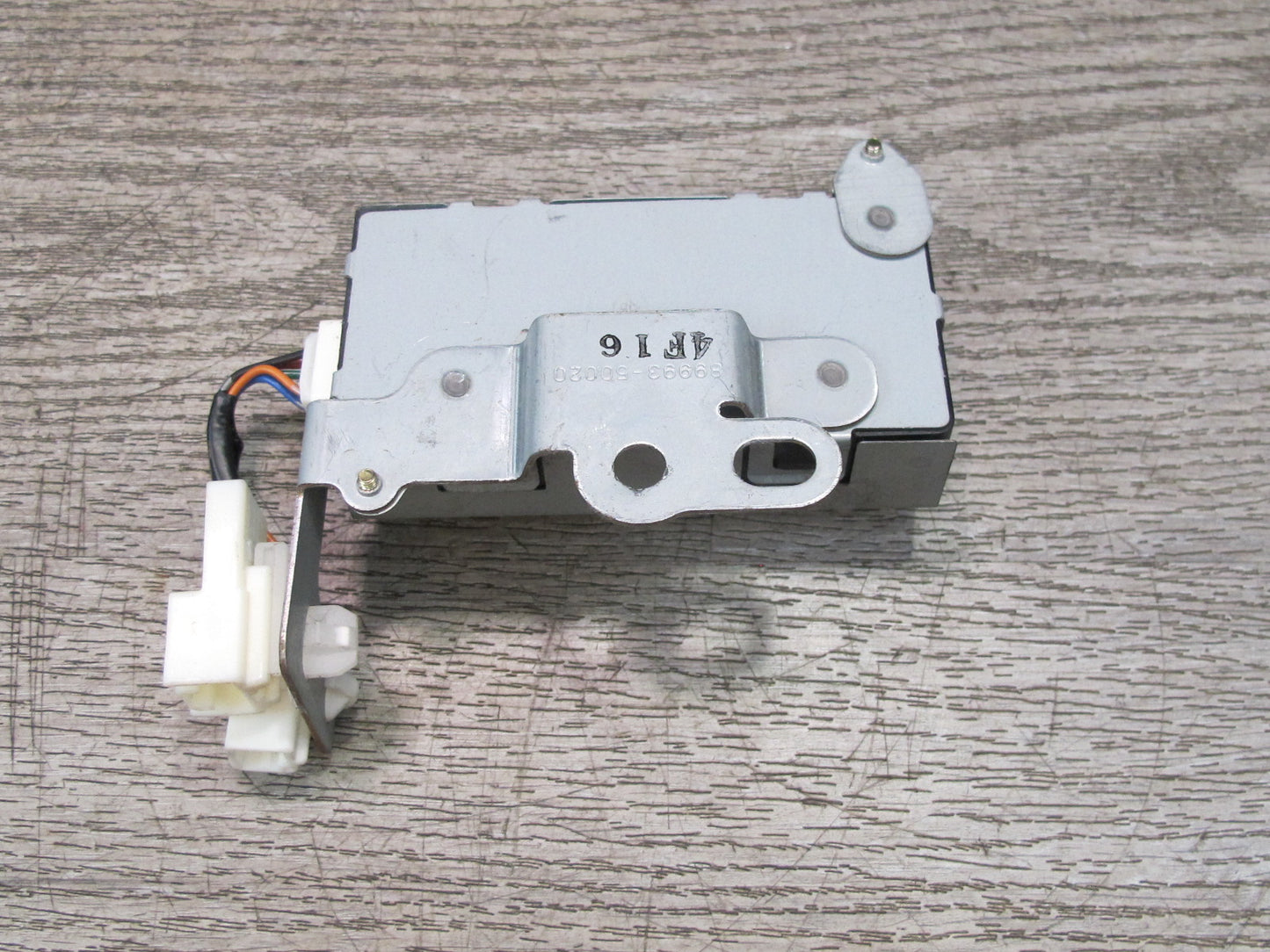 04-06 Lexus UCF30L LS430 Rear Trunk Luggage Smart KEY Oscillator 89993-50020 OEM