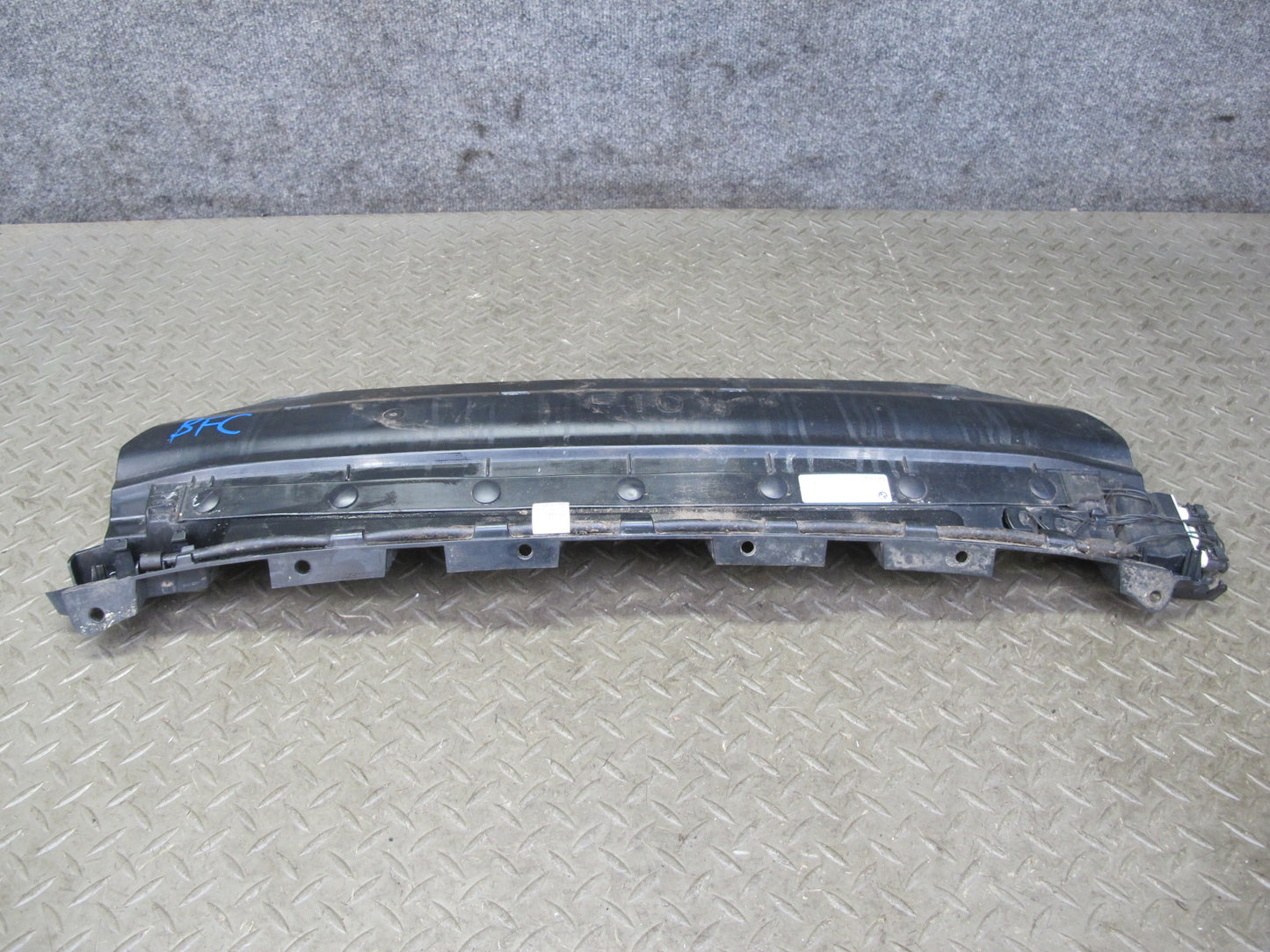11-13 BMW F10 5-SERIES 550i Rear Bumper Impact Bracket Bar w Smart Opener OEM