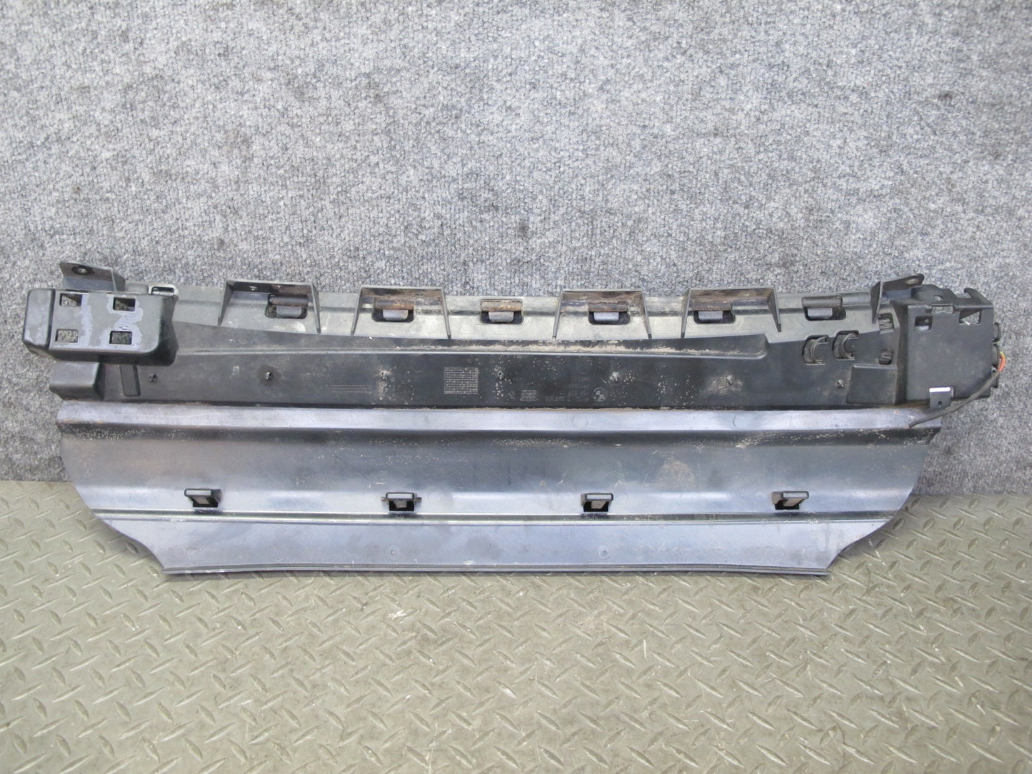 11-13 BMW F10 5-SERIES 550i Rear Bumper Impact Bracket Bar w Smart Opener OEM