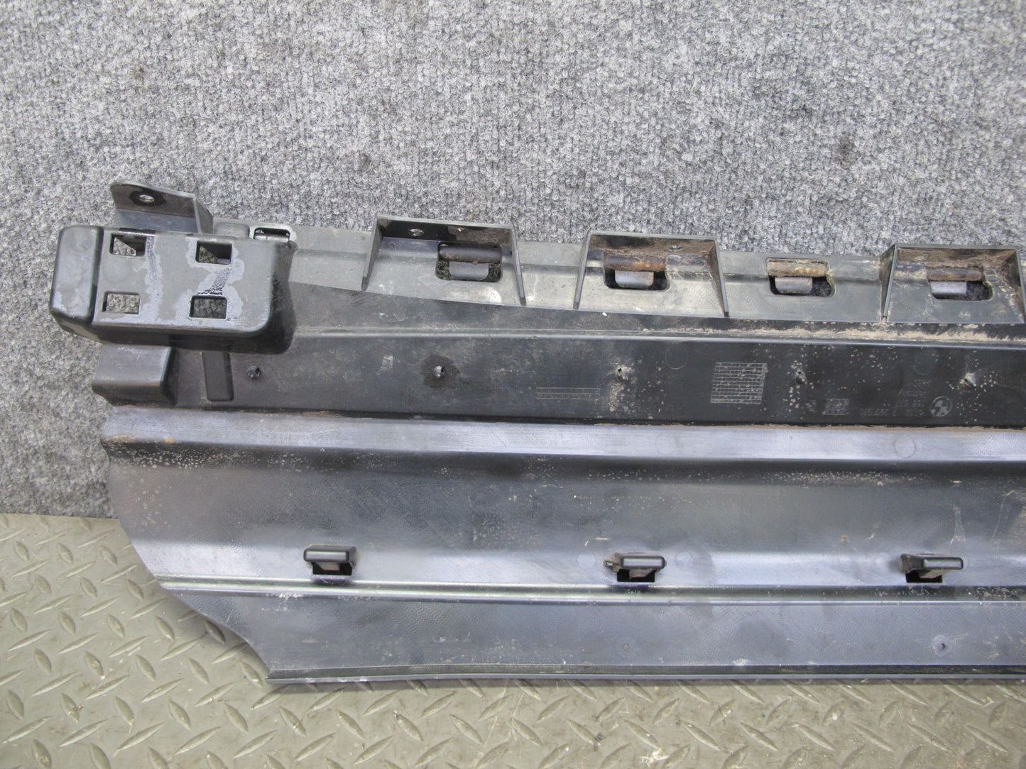 11-13 BMW F10 5-SERIES 550i Rear Bumper Impact Bracket Bar w Smart Opener OEM