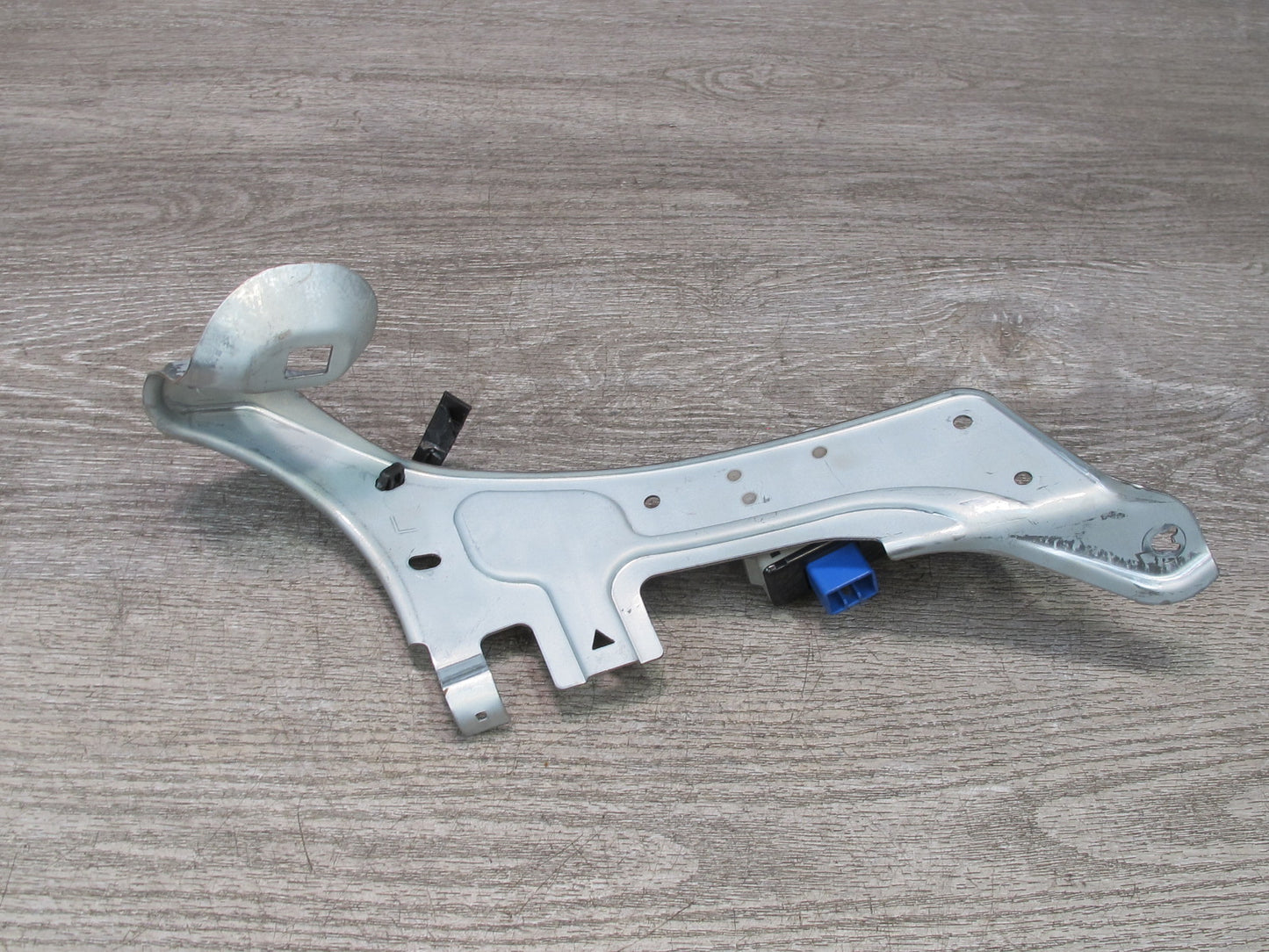 04-06 Lexus UCF30L LS430 Power Steering Control Module w Bracket 89650-50120 OEM