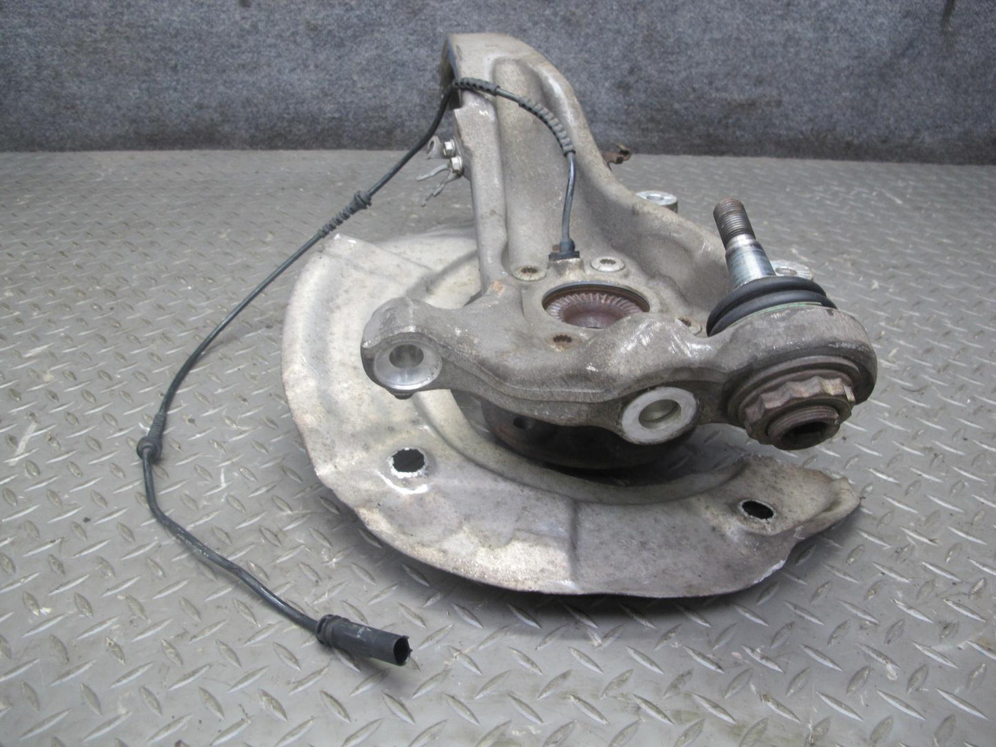 11-16 BMW F12 F10 550iX AWD Front Right Spindle Knuckle Wheel Hub Bearing OEM