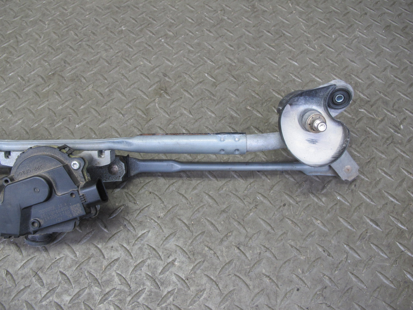 06-11 Lexus GSE20L IS350 IS250 Windshield Wiper Transmission Linkage w Motor OEM