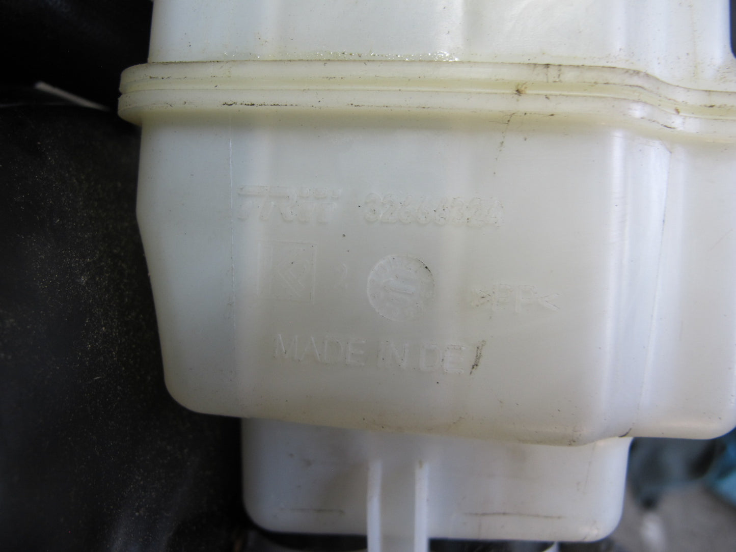 11-16 BMW F12 F13 F10 550i Brake Master Cylinder Booster Fluid Reservoir OEM