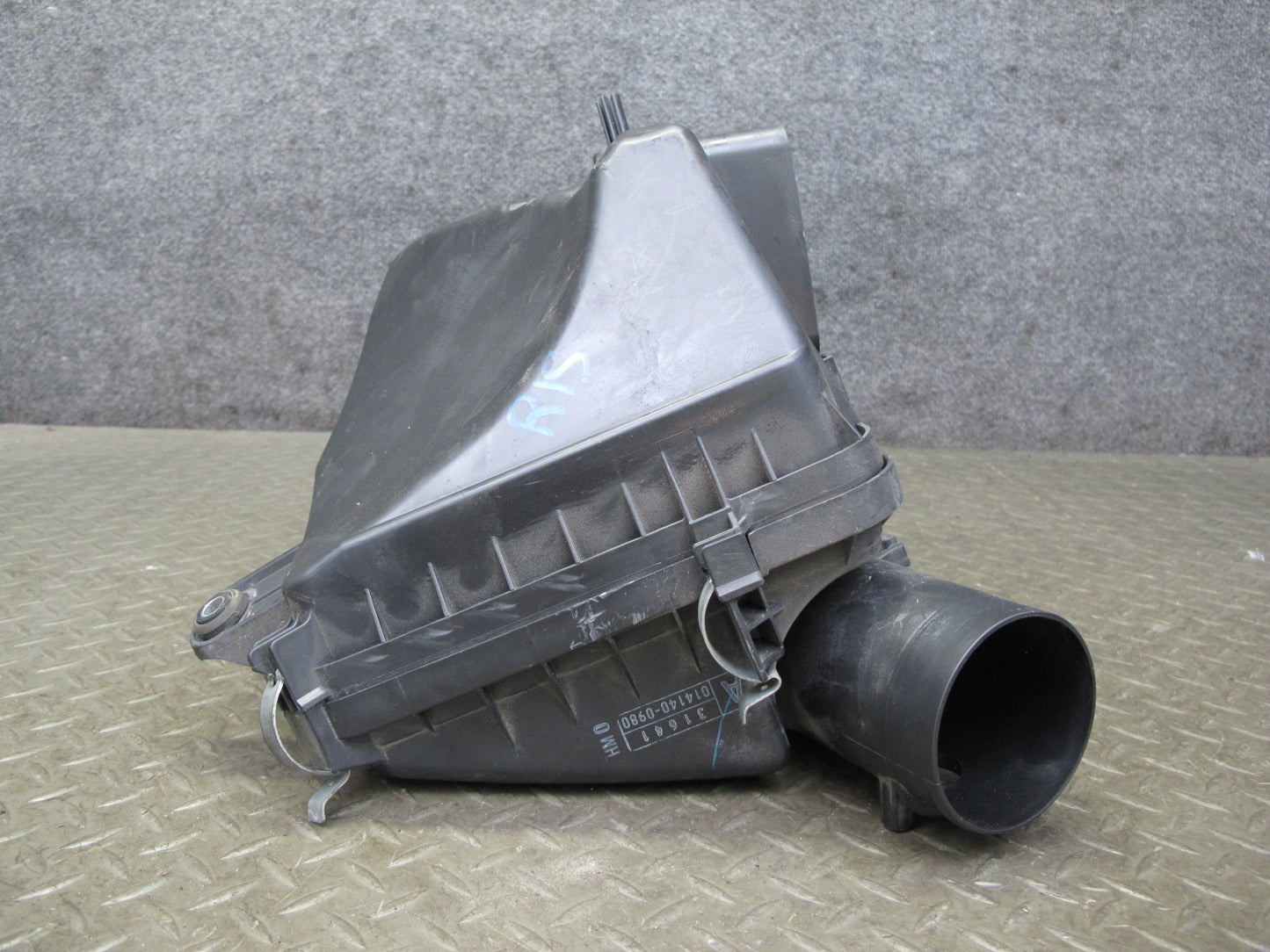 06-15 Lexus GSE20L IS250 2.5L Air Intake Cleaner Filter Box 014140-0980 OEM