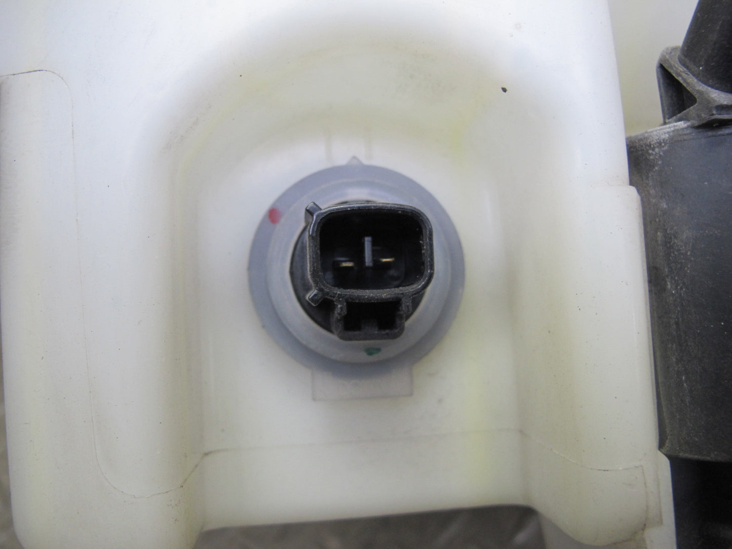 06-15 Lexus GSE20L IS350 IS250 Windshield Washer Fluid Reservoir Tank w Pump OEM