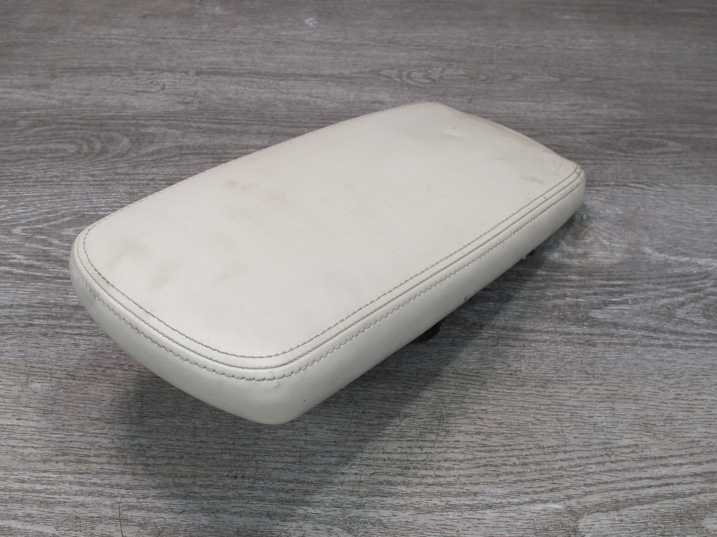 2010 Lexus GSE20L IS350 IS250 Front Center Console Armrest Leather Alabaster OEM