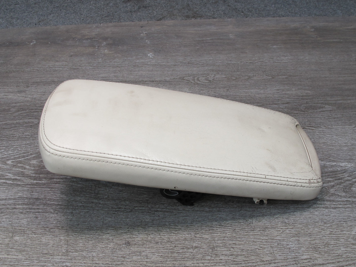 2010 Lexus GSE20L IS350 IS250 Front Center Console Armrest Leather Alabaster OEM