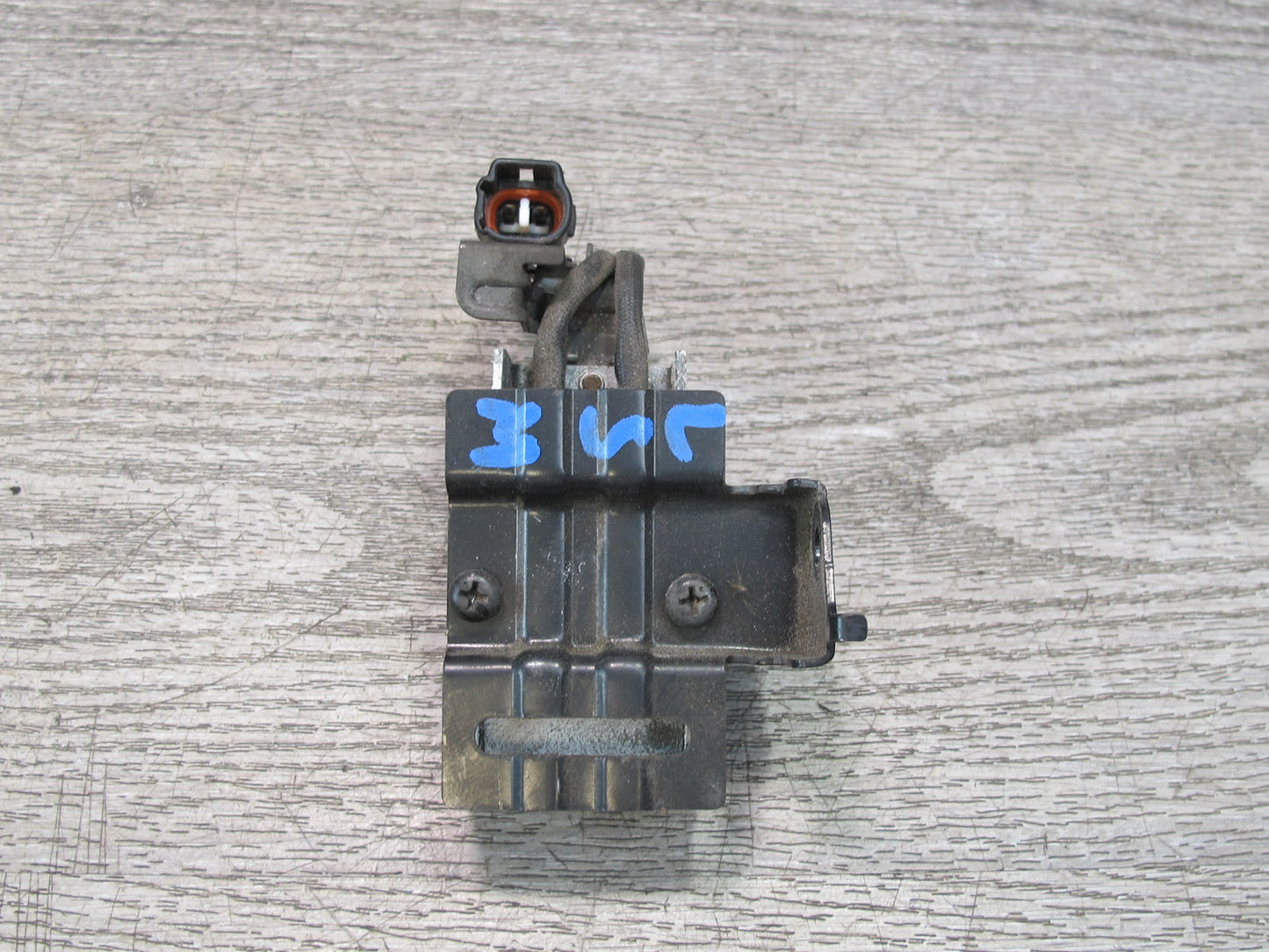 04-06 Lexus UCF30L LS430 Fuel Pump Resistor Control Module 23080-50140 OEM