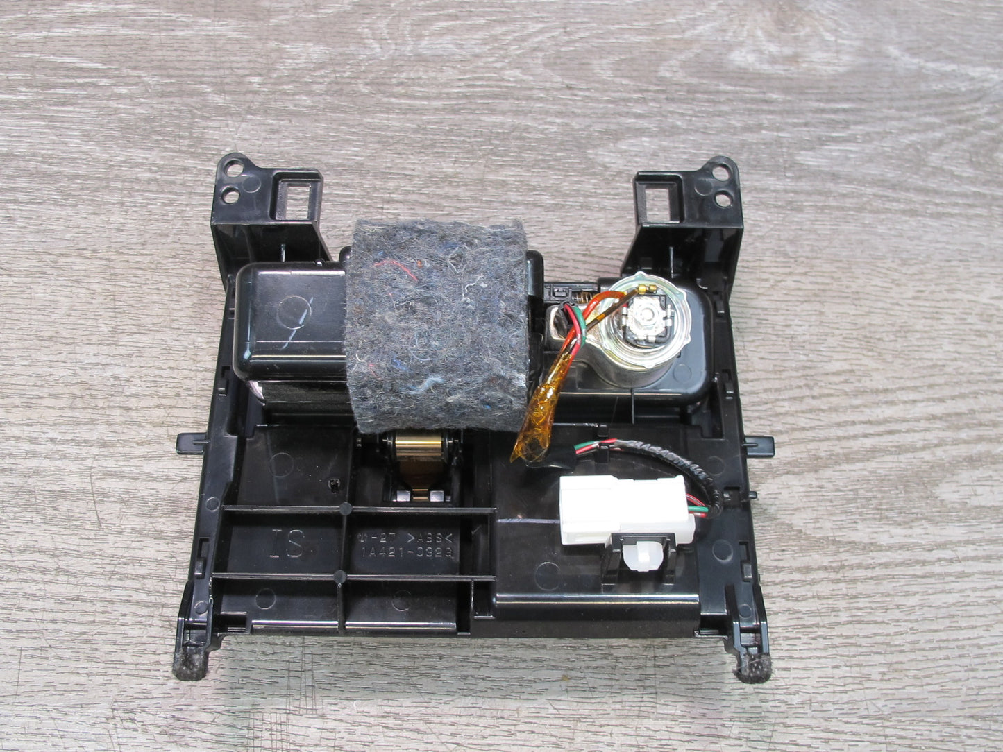 09-13 Lexus IS350 IS250 AT Front Center Console Ashtray Power Outlet Lighter OEM