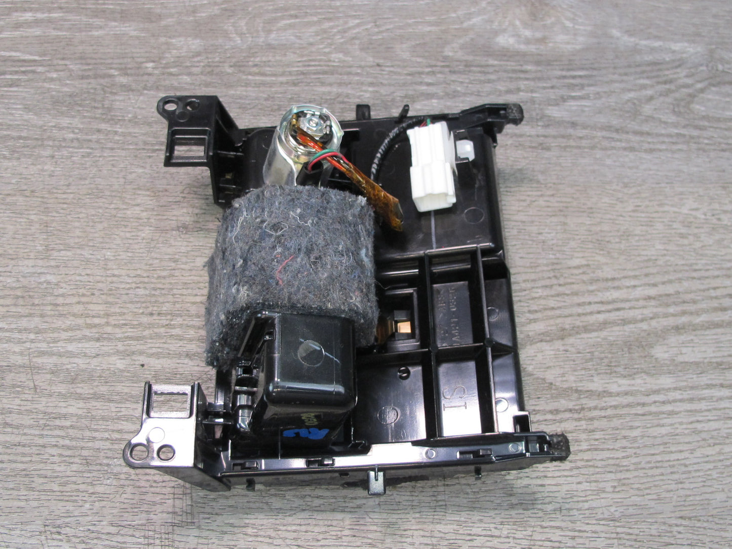 09-13 Lexus IS350 IS250 AT Front Center Console Ashtray Power Outlet Lighter OEM