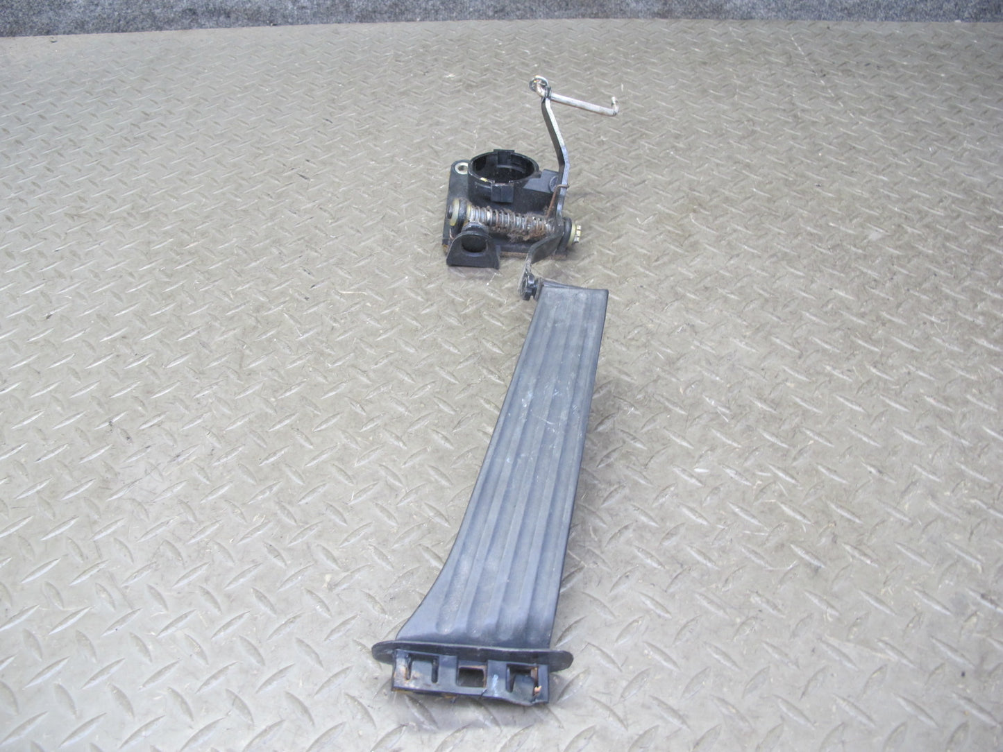 01-02 BMW E36/7 Z3 M54 M/T Gas Brake Clutch Pedal w Sensor & Clutch Cylinder OEM