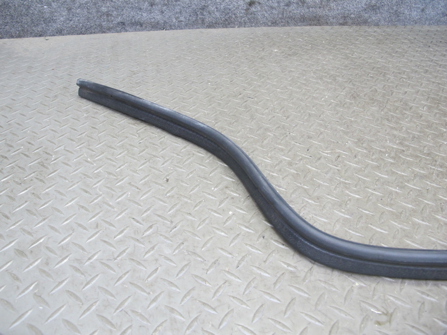 96-02 BMW E36/7 Z3 Set of 4 Front Hood Bonnet Weatherstrip Rubber Seal OEM