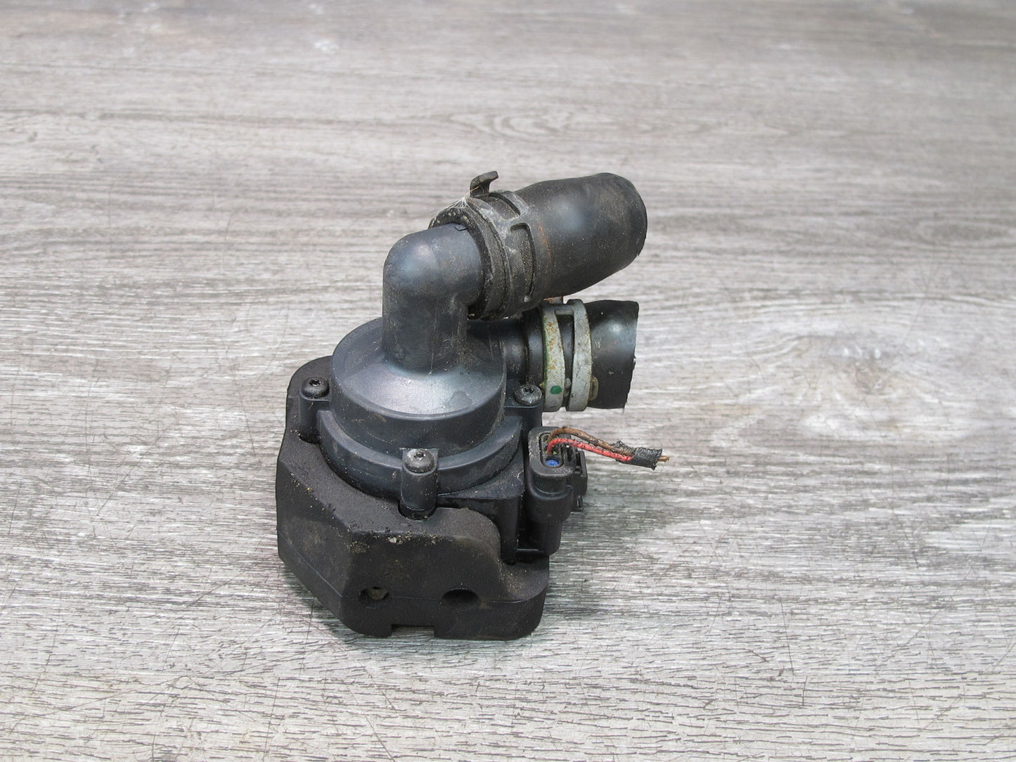 11-16 BMW F02 F06 F12 F13 F10 550i N63 Auxiliary Electric Coolant Water Pump OEM