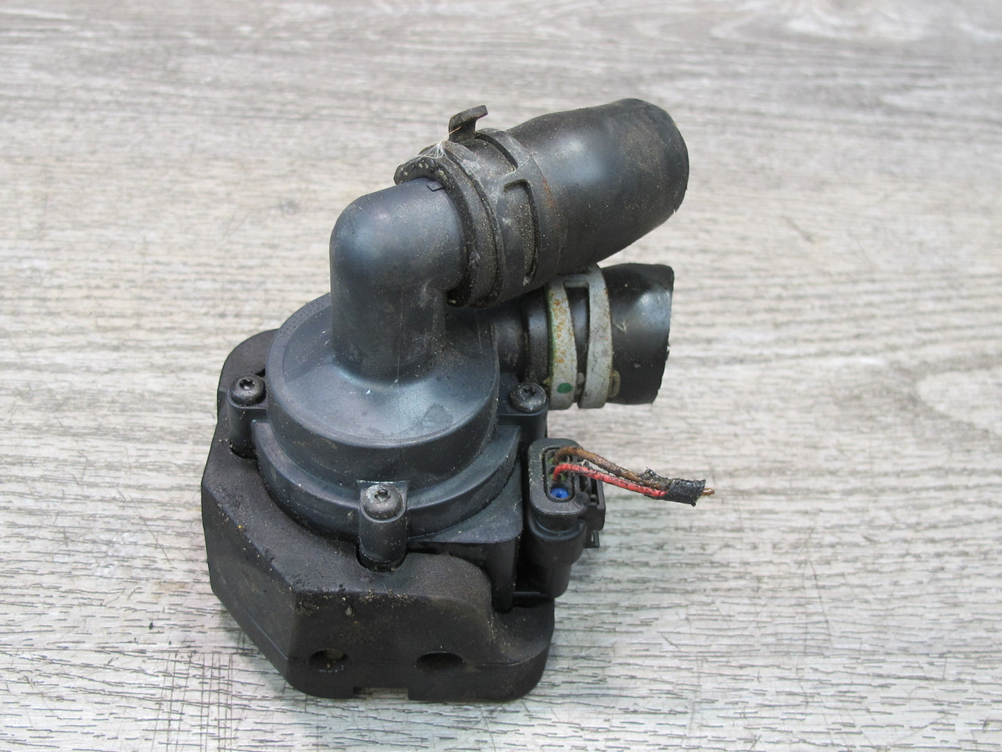 11-16 BMW F02 F06 F12 F13 F10 550i N63 Auxiliary Electric Coolant Water Pump OEM