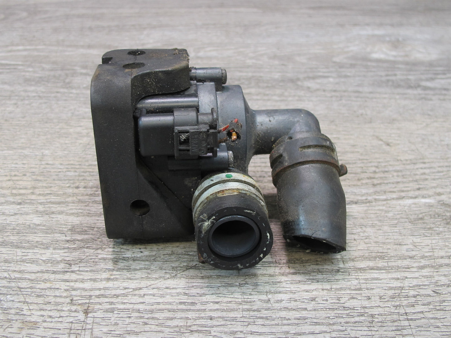 11-16 BMW F02 F06 F12 F13 F10 550i N63 Auxiliary Electric Coolant Water Pump OEM