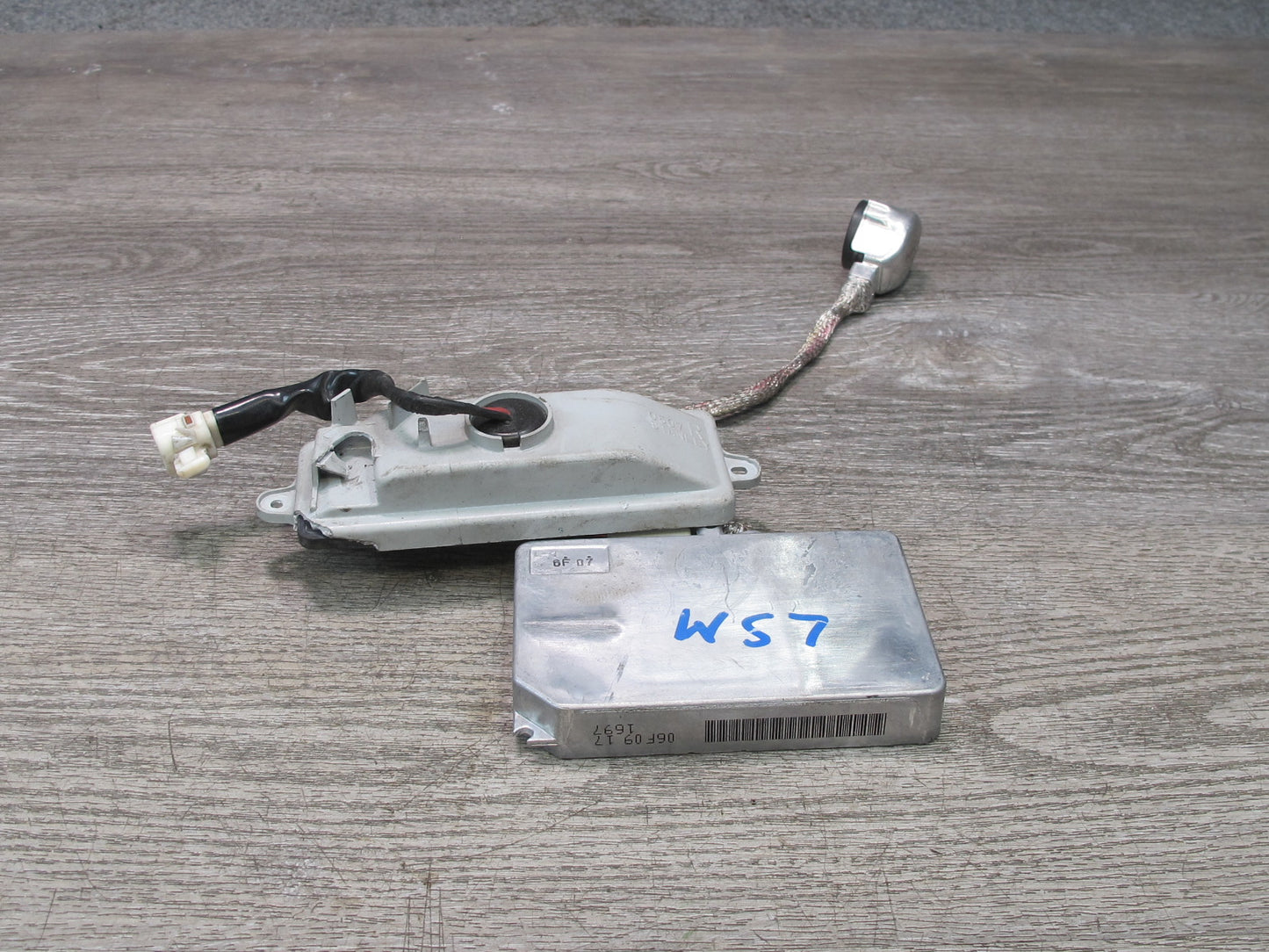 04-06 Lexus UCF30L LS430 Xenon HID Headlight Ballast Light Control Module OEM