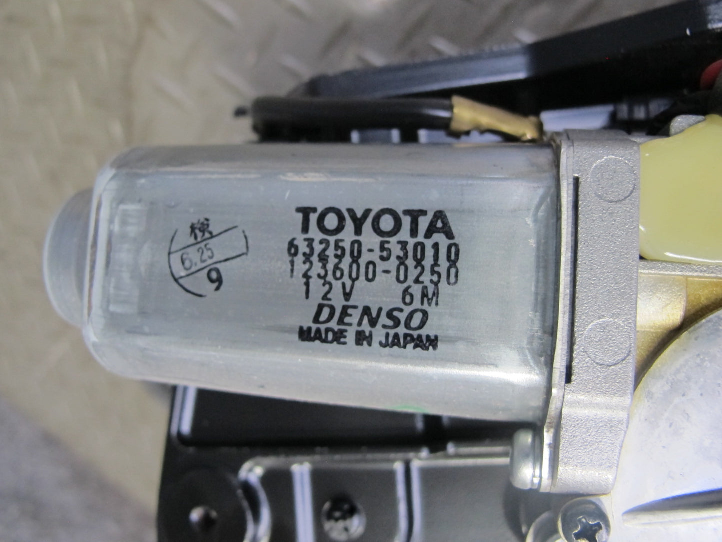 10-15 Lexus IS350 IS250 Convertible Rear Left Trunk Lid Hinge w Motor OEM