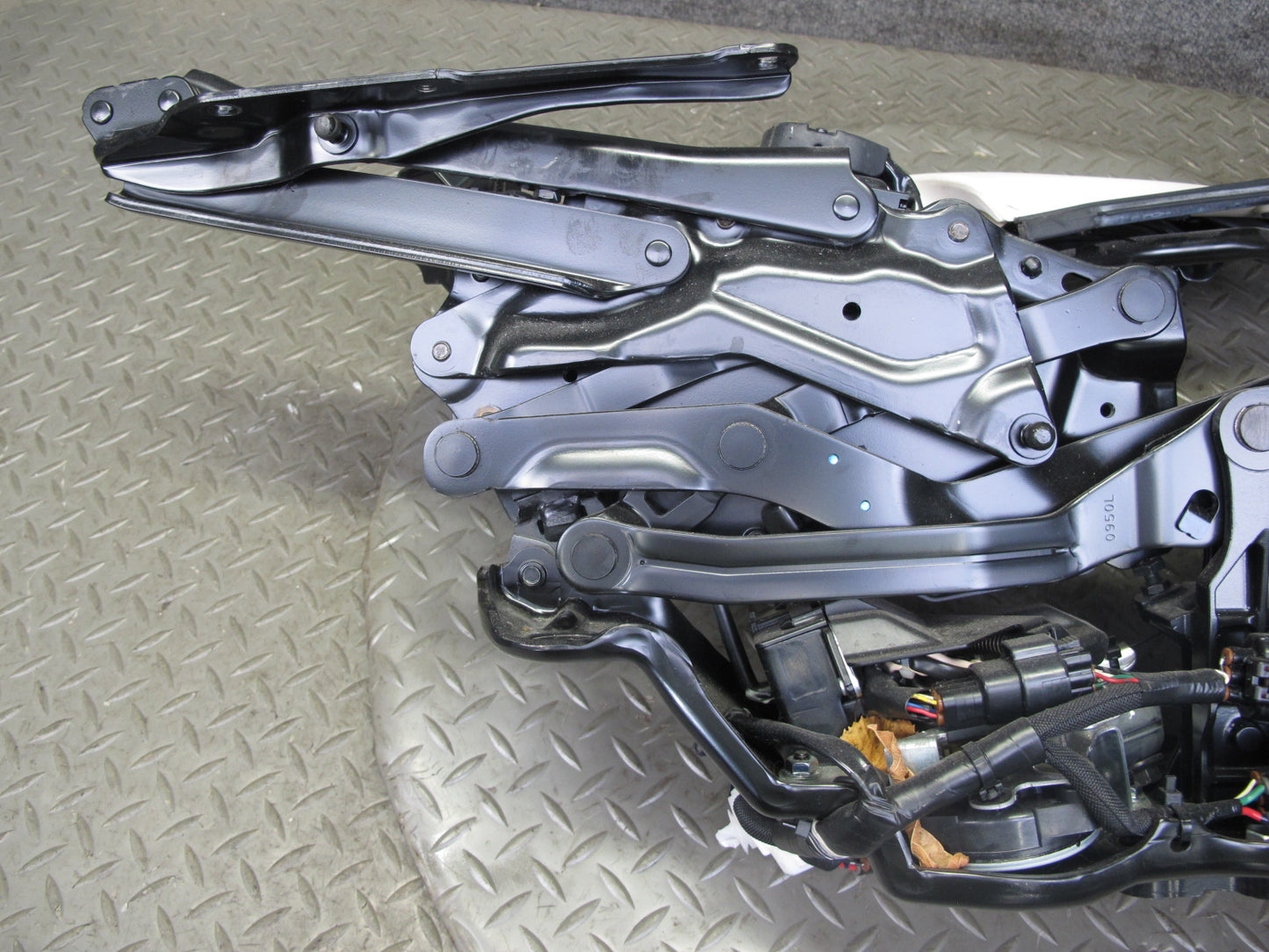 10-15 Lexus IS350 IS250 Convertible Rear Left Trunk Lid Hinge w Motor OEM