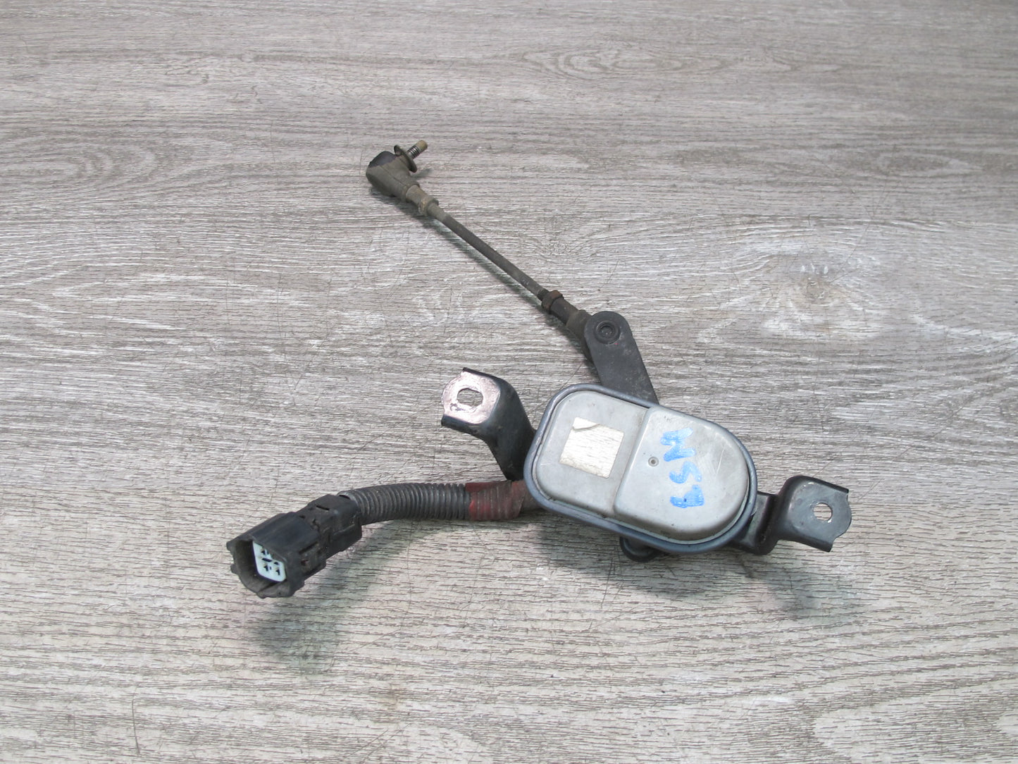 01-06 Lexus UCF30L LS430 Front Suspension Height Level Sensor OEM