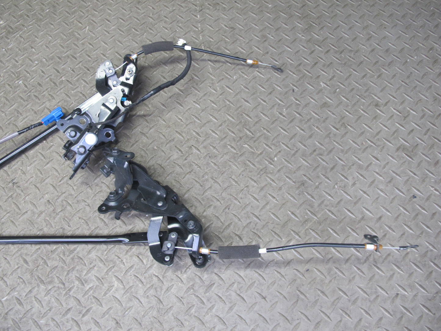 10-15 Lexus IS350 IS250 Convertible Rear Trunk Roof Lock Latch Motor Assy OEM