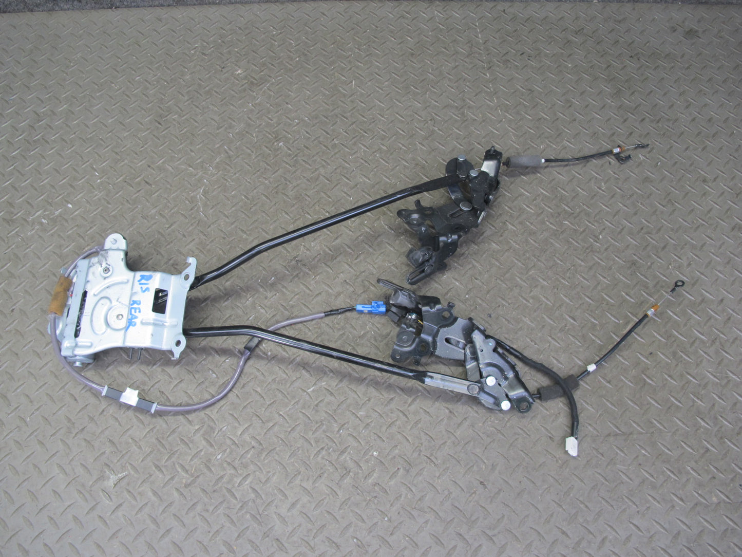 10-15 Lexus IS350 IS250 Convertible Rear Trunk Roof Lock Latch Motor Assy OEM