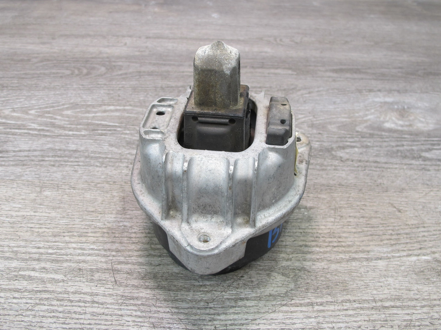 11-16 BMW F12 F10 550i 4.4L N63 AWD Set of 2 Left & Right Engine Motor Mount OEM