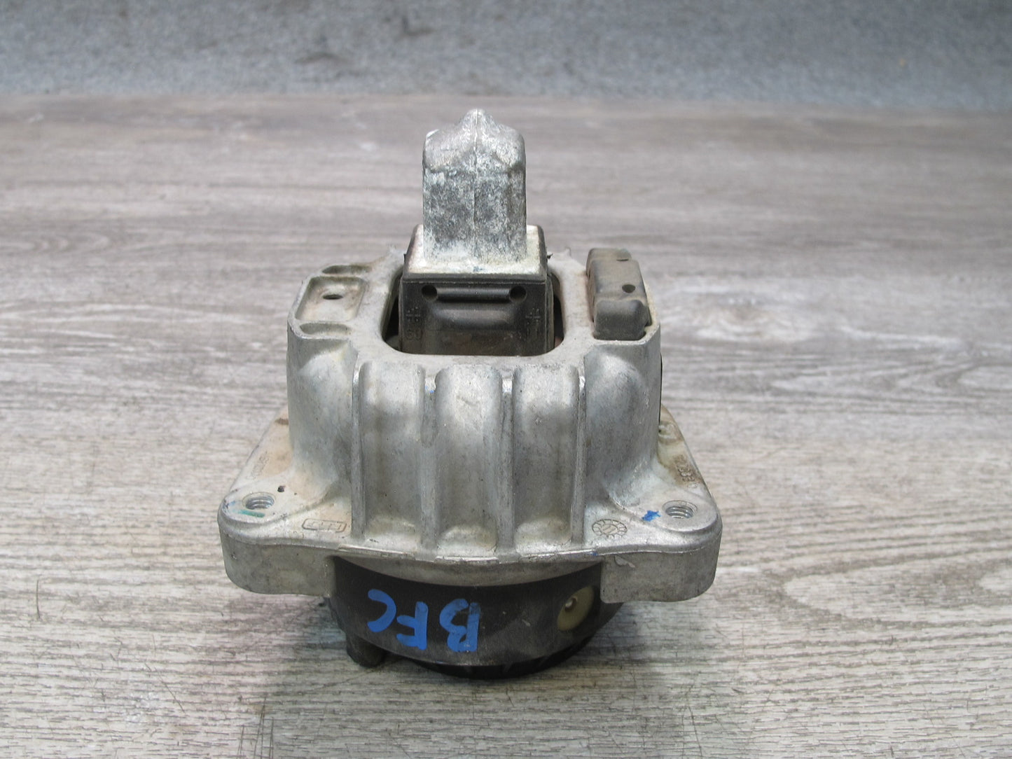 11-16 BMW F12 F10 550i 4.4L N63 AWD Set of 2 Left & Right Engine Motor Mount OEM