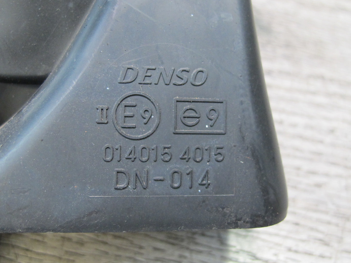 04-06 Lexus UCF30L LS430 Set of 2 High & Low Tone Note Pitch Horn Signal OEM
