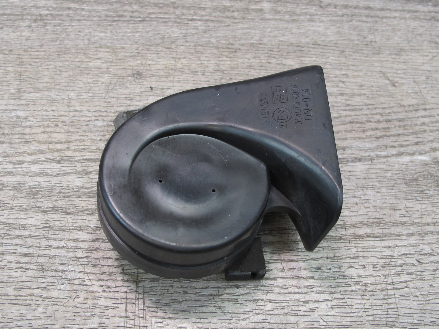 04-06 Lexus UCF30L LS430 Set of 2 High & Low Tone Note Pitch Horn Signal OEM