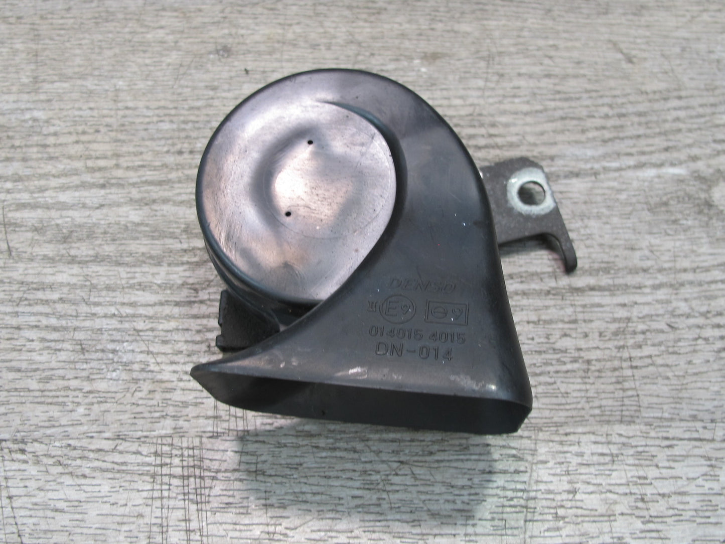04-06 Lexus UCF30L LS430 Set of 2 High & Low Tone Note Pitch Horn Signal OEM