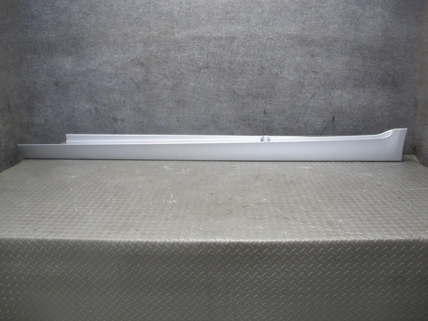 11-16 BMW F10 550i Left & Right Side Skirt Rocker Panel Molding Bracket Set OEM