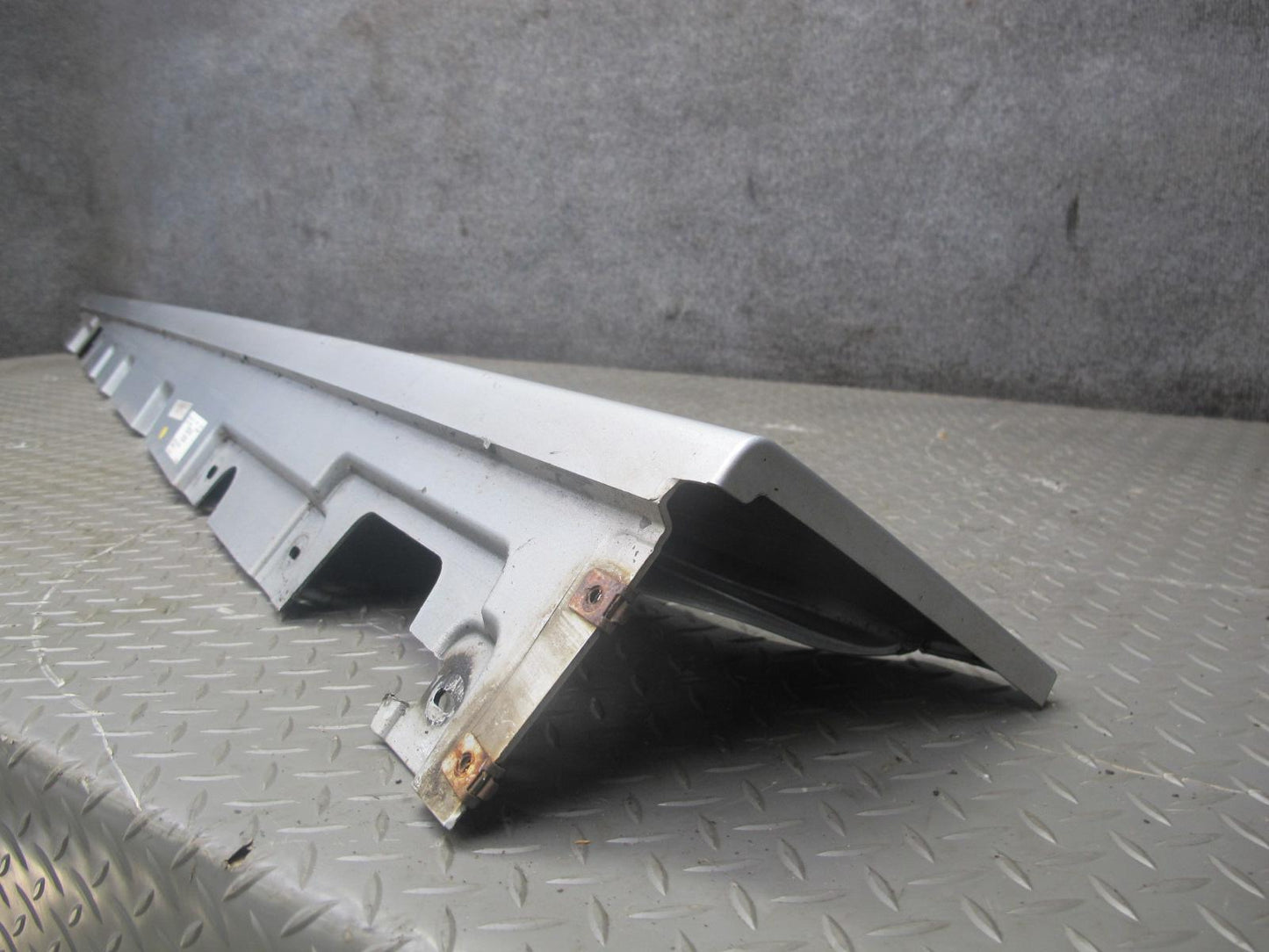 11-16 BMW F10 550i Left & Right Side Skirt Rocker Panel Molding Bracket Set OEM