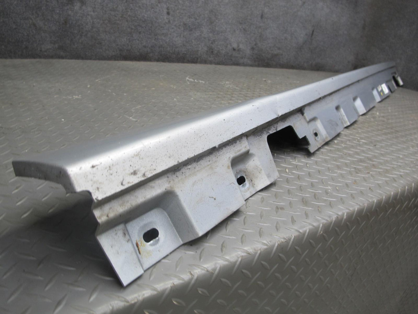 11-16 BMW F10 550i Left & Right Side Skirt Rocker Panel Molding Bracket Set OEM