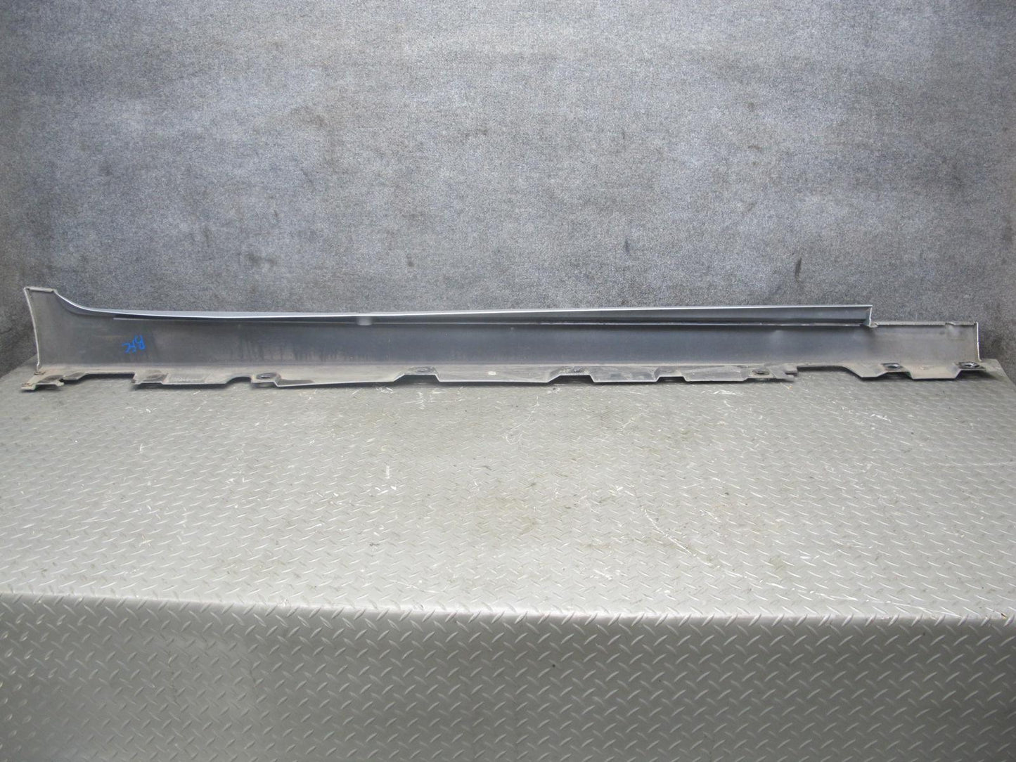 11-16 BMW F10 550i Left & Right Side Skirt Rocker Panel Molding Bracket Set OEM