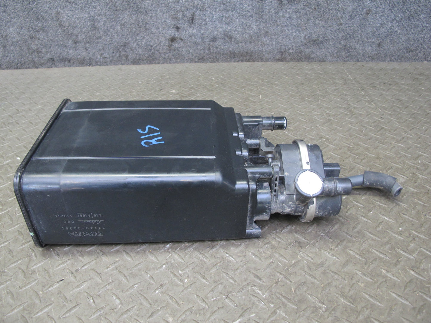 06-15 Lexus IS350 IS250 Fuel Evap Vapor Charcoal Canister w Pump Assembly OEM