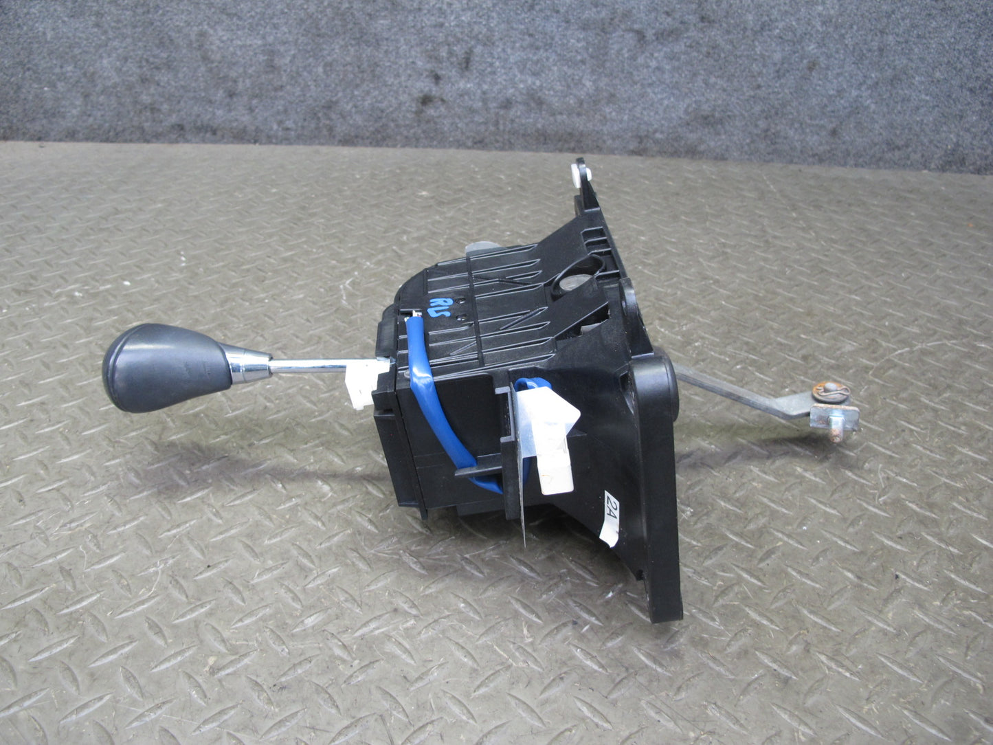 06-13 Lexus IS350 IS250 RWD A/T Automatic Transmission Shifter w Knob Assy OEM