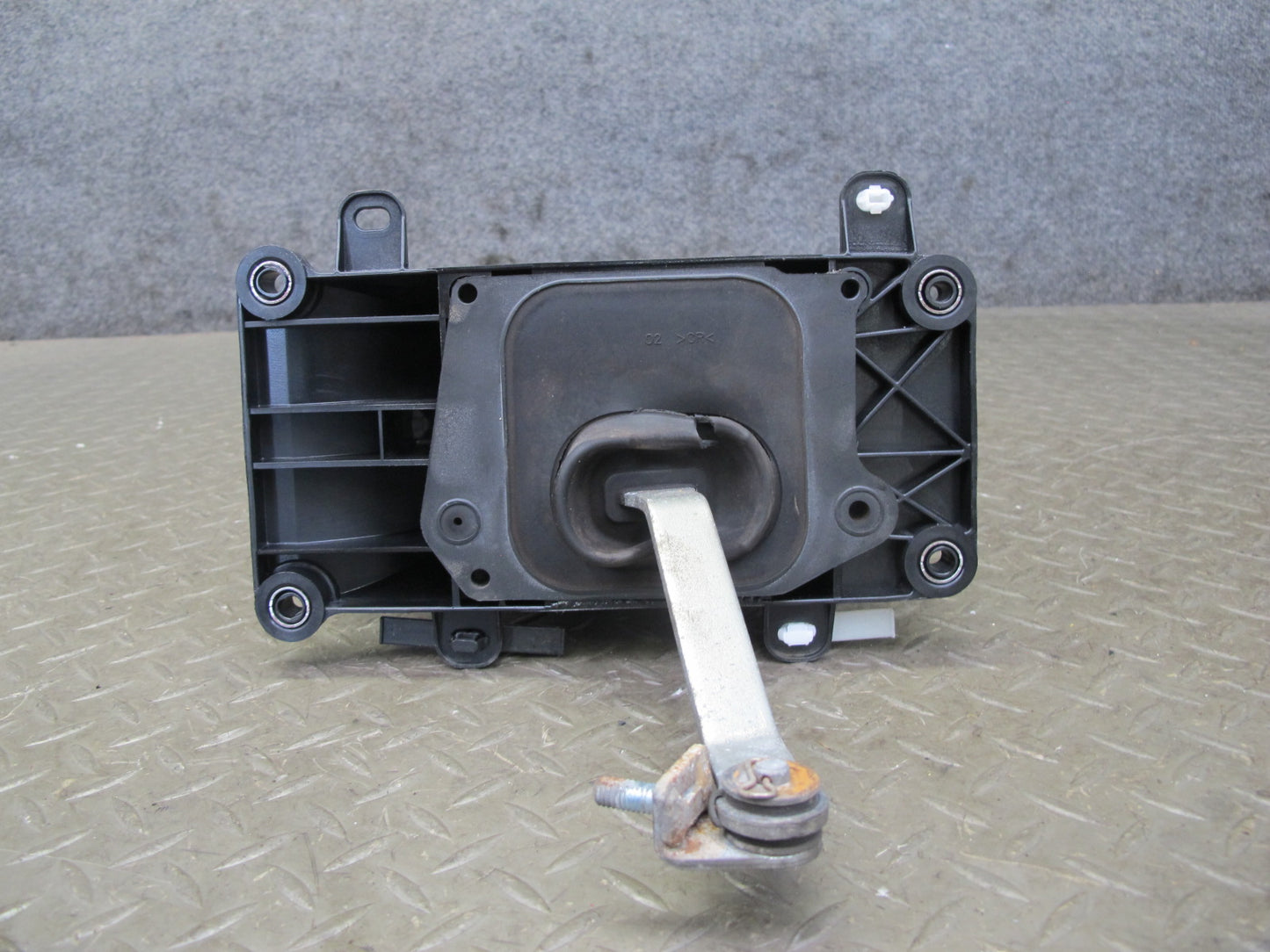 06-13 Lexus IS350 IS250 RWD A/T Automatic Transmission Shifter w Knob Assy OEM