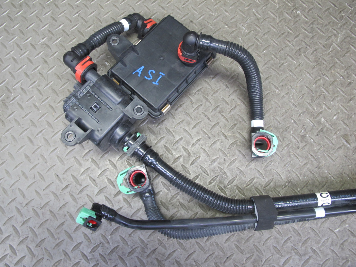 11-14 Subaru Impreza WRX Fuel Evap Vapor Charcoal Canister w Purge Valve OEM