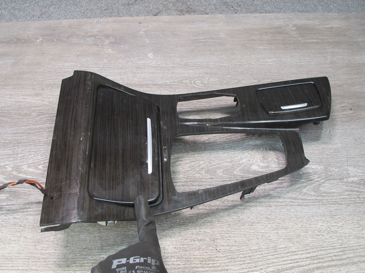 11-16 BMW F10 550i Front Center Console Wood Trim w CUP Holder & Ashtray OEM